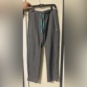 Figs women’s charcoal scrub pants